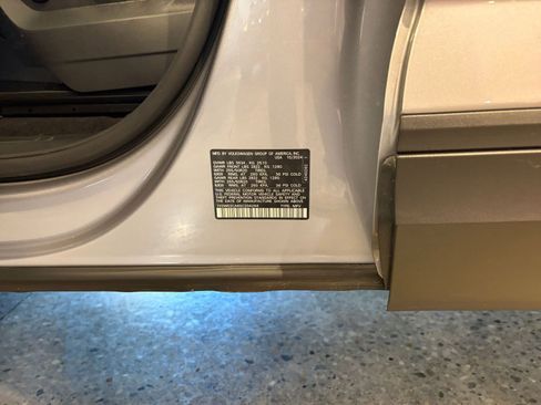 Used 2025 Volkswagen Atlas Cross Sport SE image 30