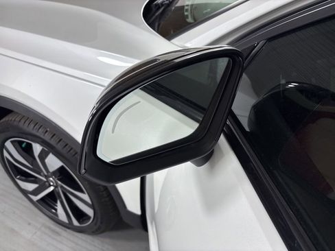 Used 2024 Volvo XC40 B5 Ultimate w/ Protection Package image 20