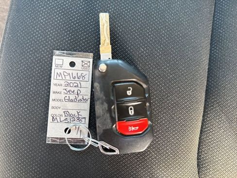 Used 2021 Jeep Gladiator Sport image 13