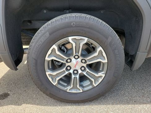 Used 2024 GMC Sierra 1500 SLT AWD/4WD image 28