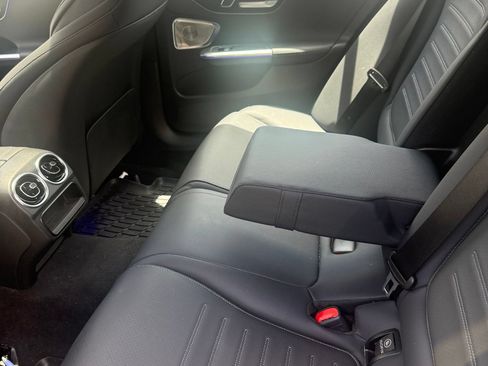 Used 2024 Mercedes-Benz C 300 Sedan image 14