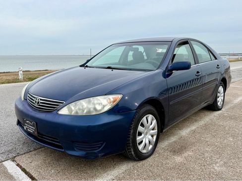 Used 2005 Toyota Camry LE image 1