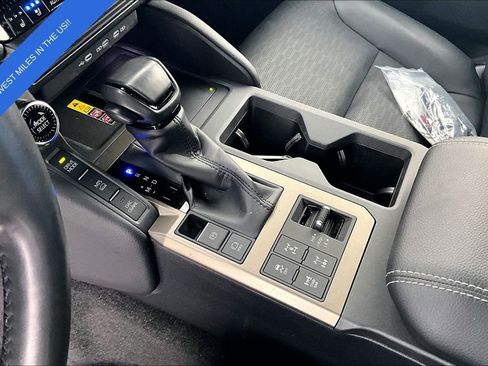 Used 2024 Toyota Land Cruiser image 19