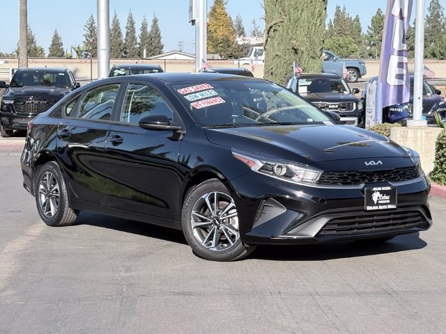 Used 2023 Kia Forte LXS FWD image 2