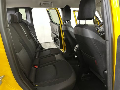 Used 2023 Jeep Renegade Trailhawk image 10