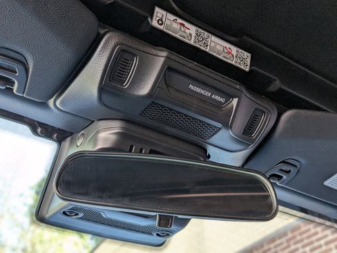 Used 2024 Jeep Wrangler Sport S image 32