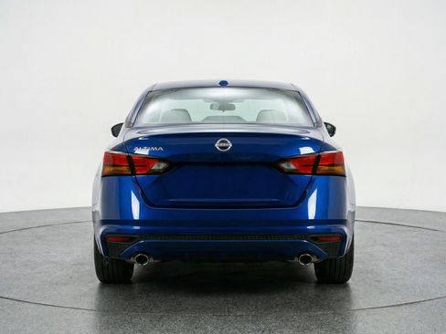 Used 2025 Nissan Altima 2.5 SV image 7