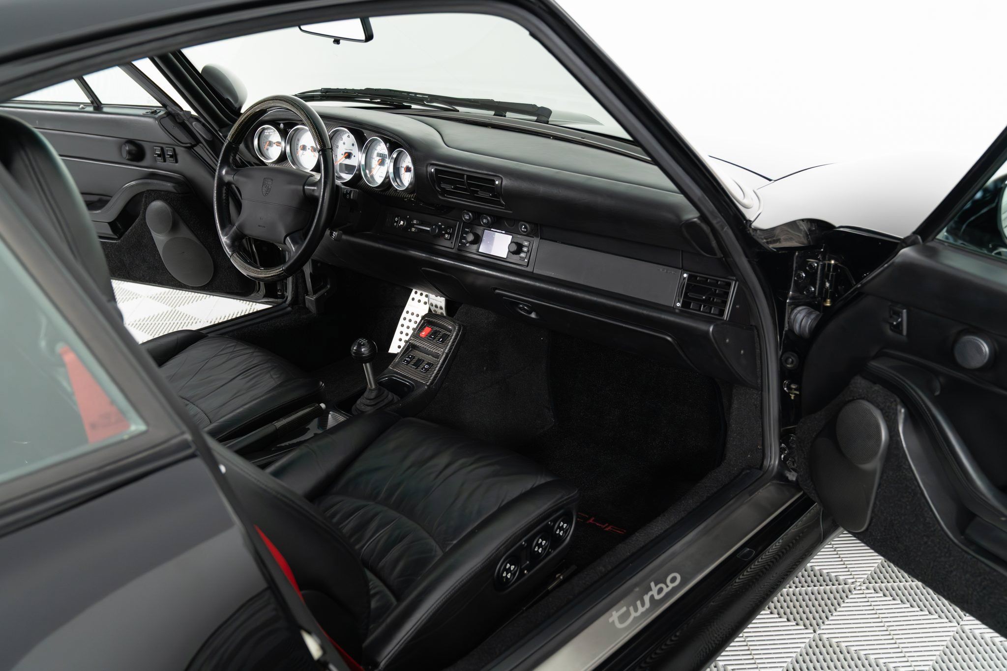 Used 1996 Porsche 911 Turbo RWD image 9