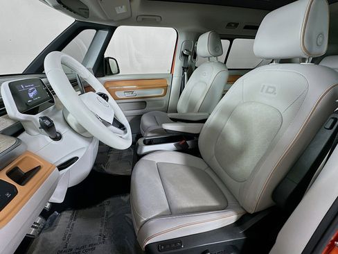 Used 2025 Volkswagen ID. Buzz 1st Edition RWD image 19
