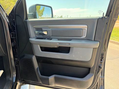 Used 2017 RAM 1500 Classic SLT AWD/4WD image 12