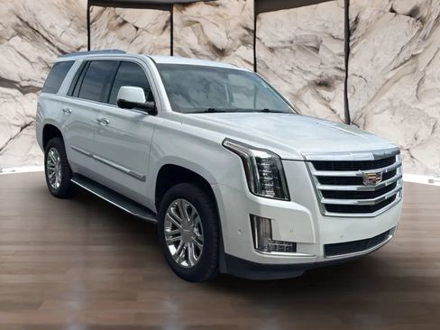 Used 2018 Cadillac Escalade 2WD image 2