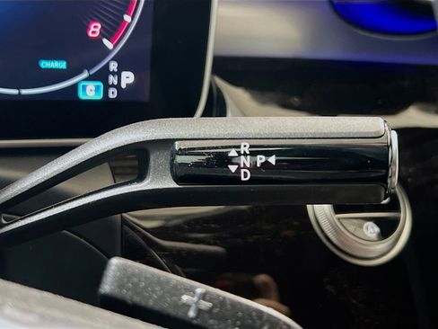 Used 2025 Mercedes-Benz C 300 Sedan image 12