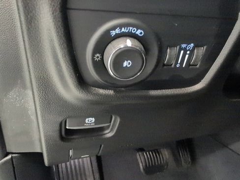 Used 2023 Jeep Grand Cherokee Limited w/ Luxury Tech Group II image 16