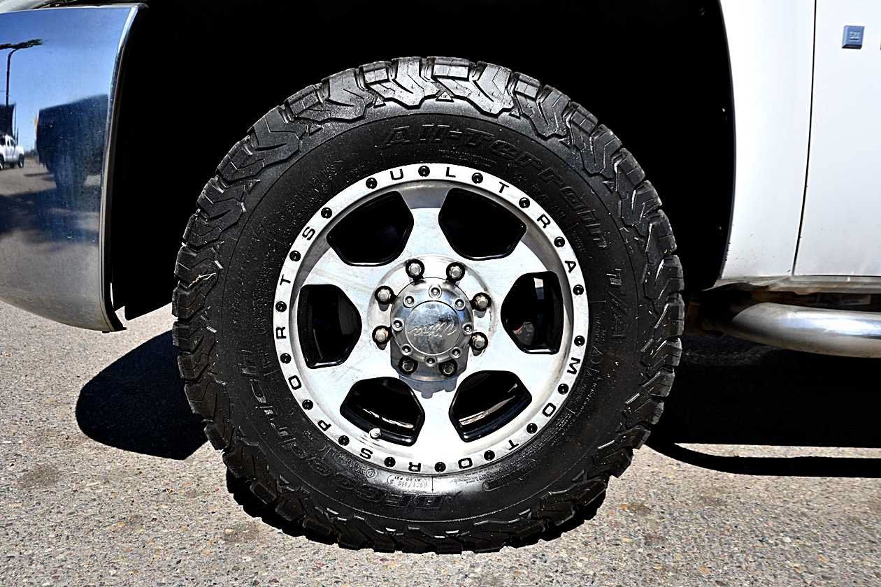 Used 2007 Chevrolet Silverado 2500 LT AWD/4WD image 8