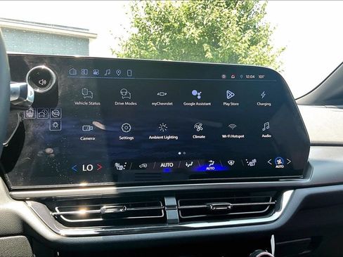Used 2025 Chevrolet Equinox EV RS FWD image 15