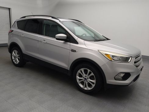 Used 2018 Ford Escape SE w/ SE Sync 3 Package FWD image 11