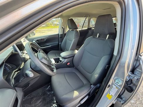 Used 2025 Toyota RAV4 LE image 35