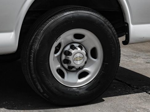 Used 2022 Chevrolet Express 2500 w/ Driver Convenience Package RWD image 47