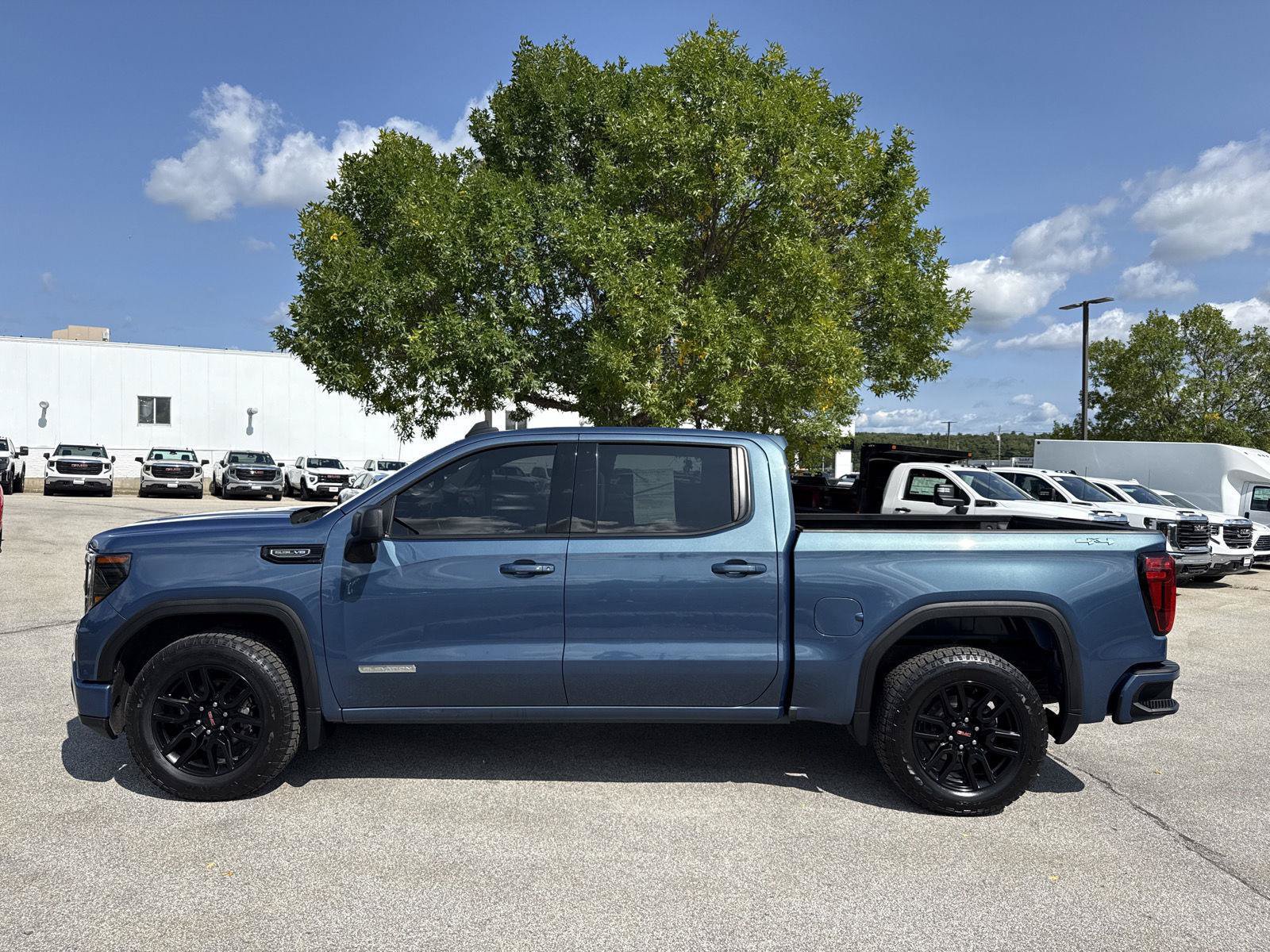 Used 2024 GMC Sierra 1500 Elevation AWD/4WD image 6