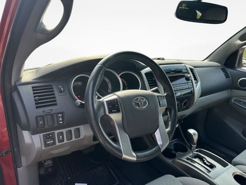 Used 2012 Toyota Tacoma PreRunner RWD image 11