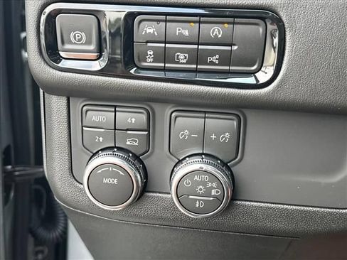 New 2026 GMC Yukon Denali AWD/4WD image 30