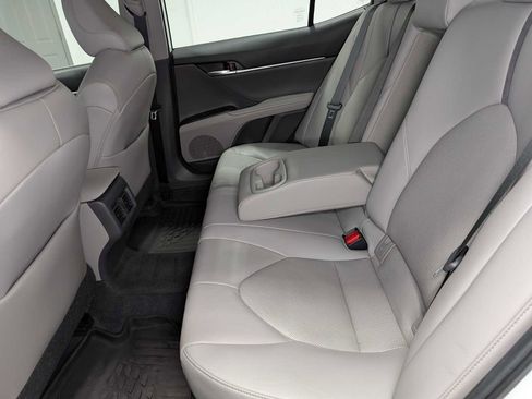 Used 2021 Toyota Camry XLE image 22
