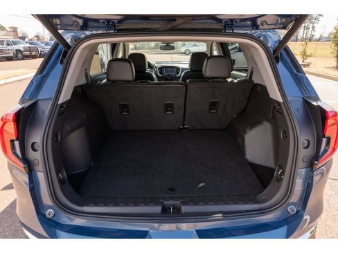 Used 2024 GMC Terrain SLT image 14