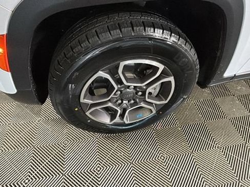 Used 2022 Jeep Grand Cherokee Trailhawk AWD/4WD image 9