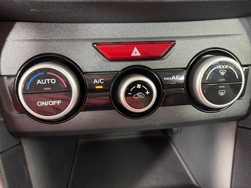 Used 2020 Subaru Crosstrek 2.0i AWD/4WD image 22