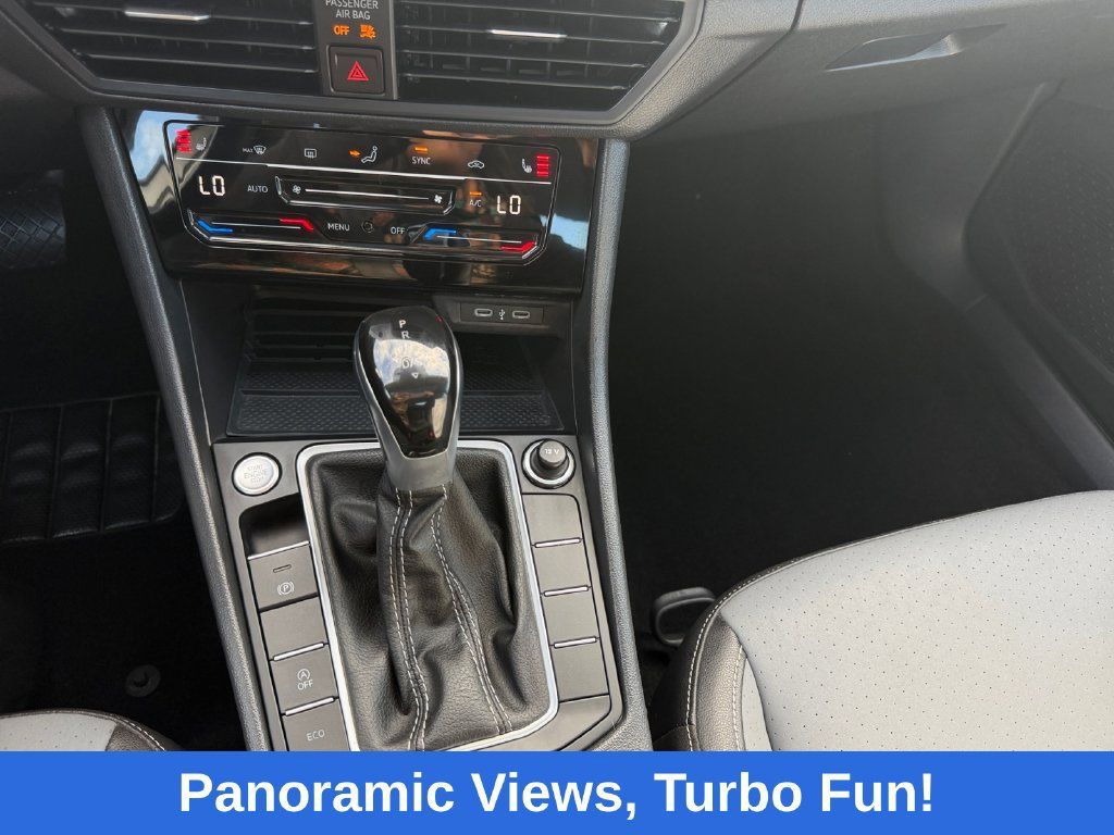 Used 2025 Volkswagen Jetta SE FWD image 11