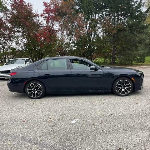 Used 2023 BMW i7 xDrive60 AWD/4WD image 9