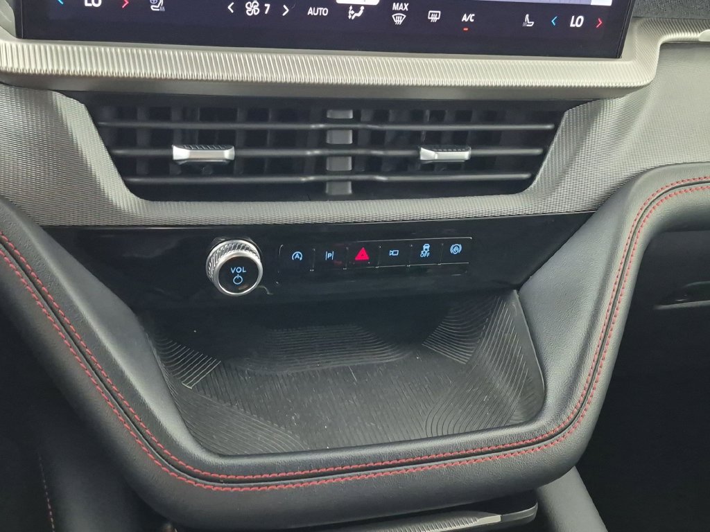 Used 2025 Ford Explorer ST-Line w/ ST-Line Street Pack AWD/4WD image 26