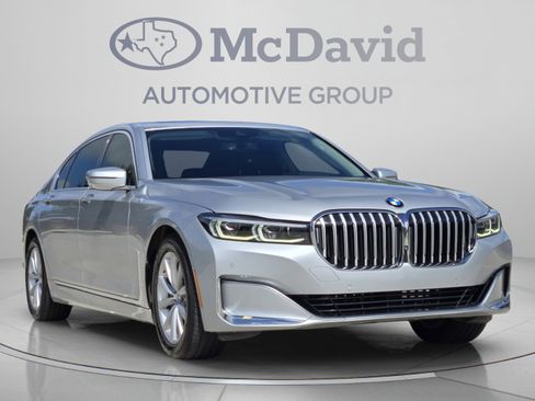 Used 2020 BMW 740i w/ Premium Package RWD image 7