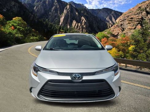 Used 2025 Toyota Corolla LE FWD image 6