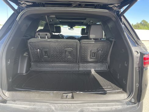Used 2023 Chevrolet Traverse RS w/ LPO, Floor Liner Package AWD/4WD image 13