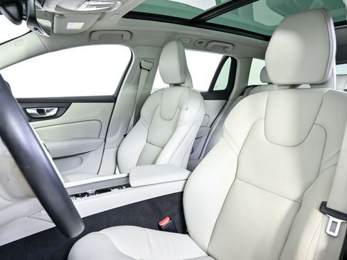 Certified 2025 Volvo V60 B5 Cross Country Plus AWD/4WD image 7