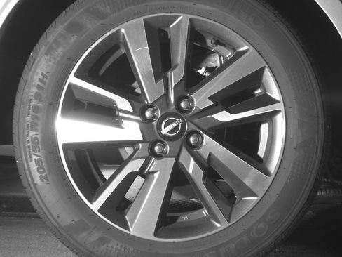 Used 2025 Nissan Versa SV FWD image 18