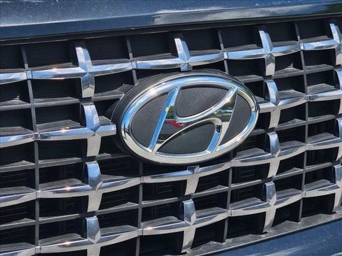 Used 2023 Hyundai Venue SEL FWD image 5