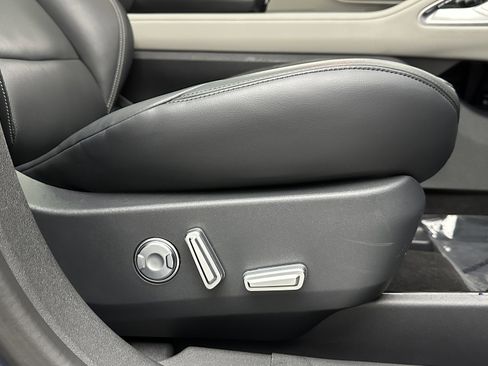 Used 2024 Lincoln Nautilus Premier w/ Equipment Group 102A image 38