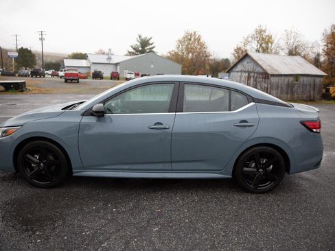 Used 2024 Nissan Sentra SR w/ SR Premium Package image 7