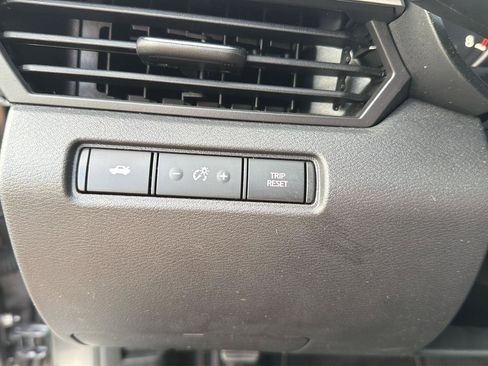 Used 2025 Nissan Altima 2.5 SV FWD image 19