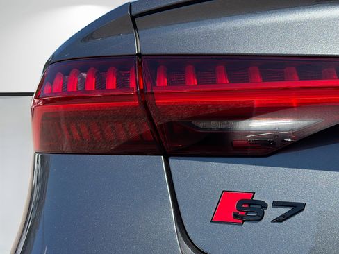 Used 2022 Audi S7 Premium Plus image 10