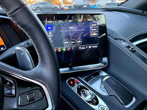 Used 2022 Chevrolet Corvette Stingray Coupe w/ Z51 Performance Package image 6