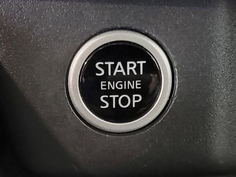 Used 2022 Nissan Rogue SV AWD/4WD image 5