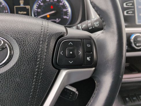 Used 2016 Toyota Highlander XLE image 15