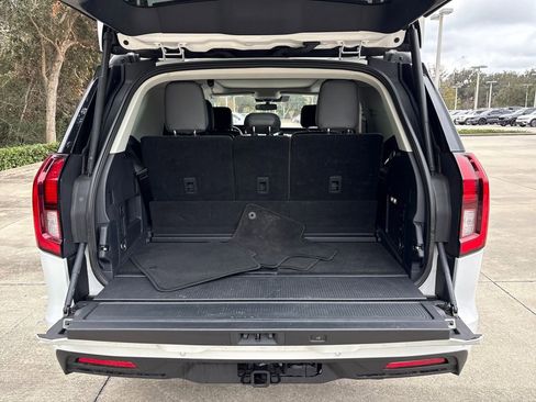 Certified 2025 Ford Expedition Active image 33