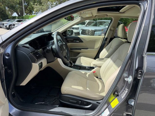 Used 2017 Honda Accord EX-L image 10