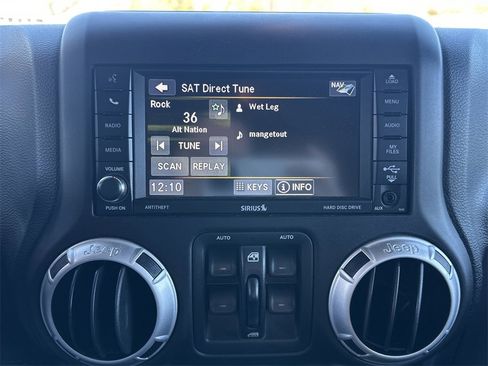 Used 2013 Jeep Wrangler Unlimited Sahara w/ Connectivity Group image 10
