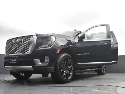 Used 2023 GMC Yukon XL Denali w/ Denali Reserve Package image 34