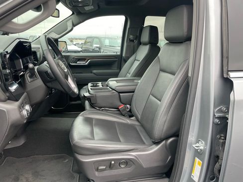 Used 2025 GMC Sierra 1500 SLT image 7